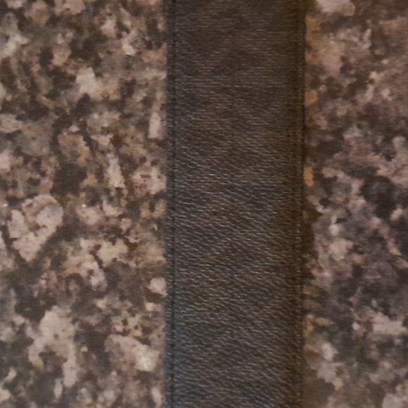 200 - Picture 3 of 4